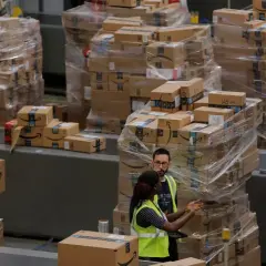 Jak kupić paletę zwrotów z Amazon: Kompletny poradnik dla początkujących