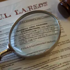 Tłumaczenia prawnicze: wyłudzenie po angielsku i inne ważne słowa