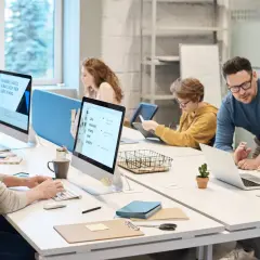 Jak oszczędzać prąd w biurze? 5 porad