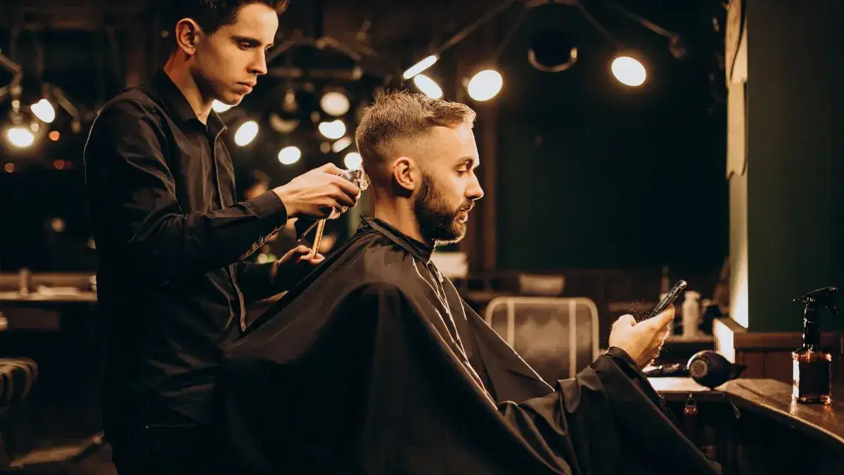Zdjęcie Ile można zarobić na barber shopie? Poznaj realne zyski i koszty biznesu